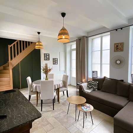 Maison 2 Chambres Avec Parking Et Jardin Noyon Esterno foto